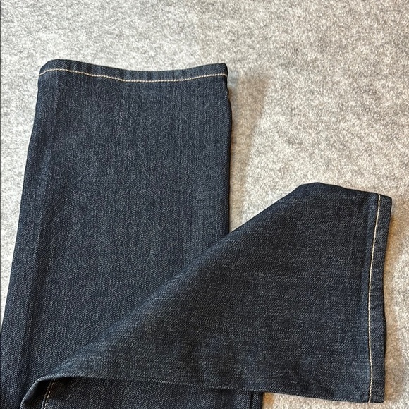 👖 Discover timeless elegance with these PAIGE Hidden Hills Straight Jeans! 👖 - Picture 3 of 16